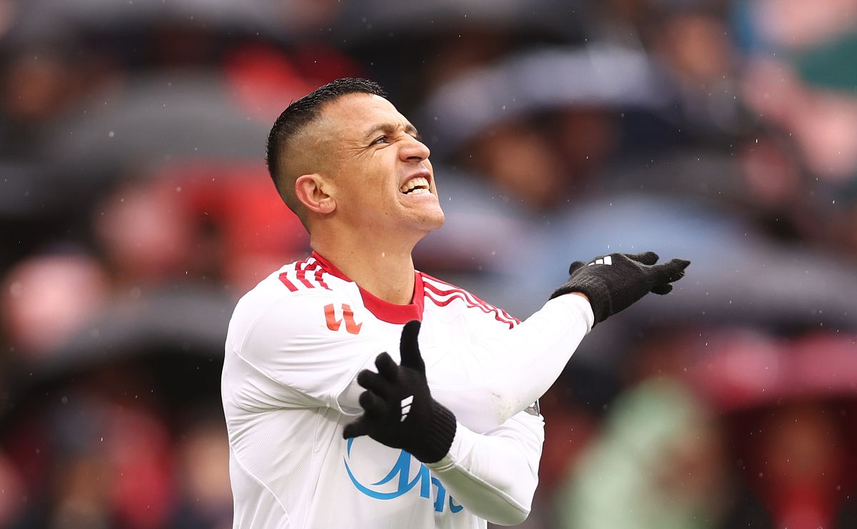 Alexis Sánchez se lesiona y la da otro dolor de cabeza al aproblemado Sevilla