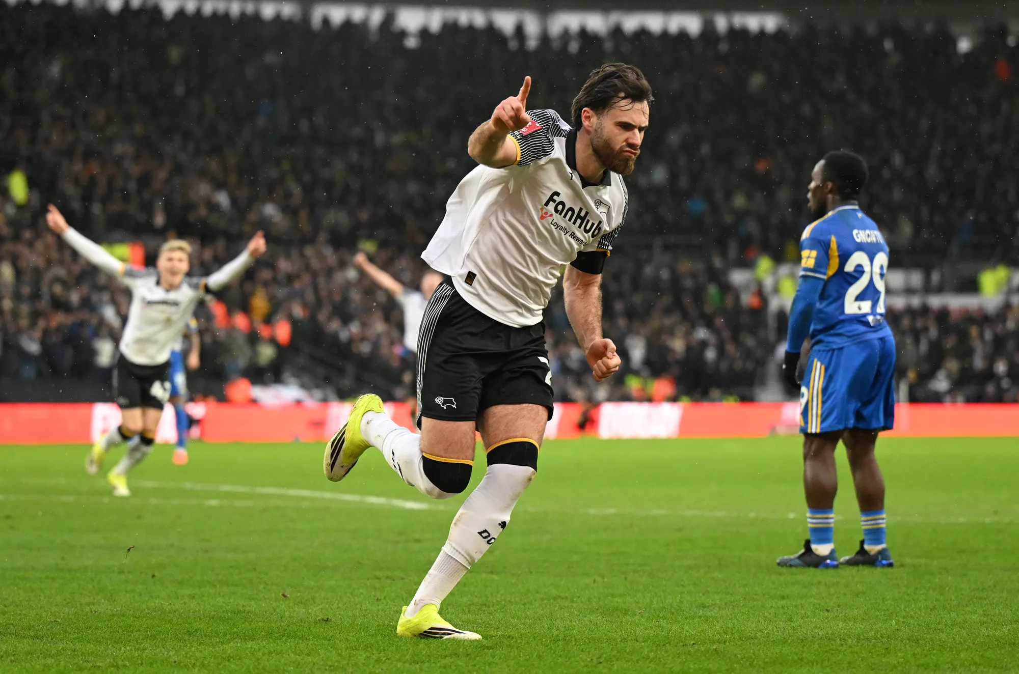 Ben es pura confianza en Derby County: dos goles en dos partidos y va por más.
