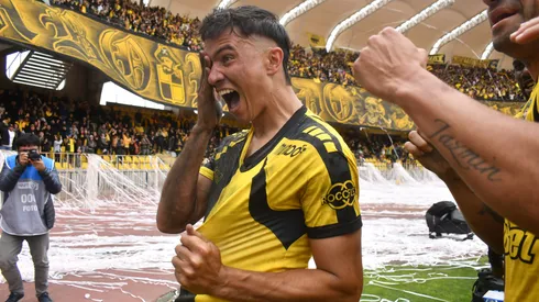 Futbol, Coquimbo Unido vs Colo Colo.<br />
Fecha 24, Liga primera 2025.<br />
El jugador de Coquimbo Unido Bruno Cabrera, centro, celebra tras marcar un gol contra Colo Colo durante el partido de primera division disputado en el estadio Francisco Sanchez Rumoroso de Coquimbo, Chile.<br />
19/10/2025<br />
Alejandro Pizarro Ubilla/Photosport
Football, Coquimbo Unido vs Colo Colo.<br />
Date 24, First League 2025.<br />
Coquimbo Unido’s player Bruno Cabrera, center, celebrates after scoring a goal against Colo Colo during the first division match played at the Francisco Sanchez Rumoroso stadium in Coquimbo, Chile.<br />
19/10/2025<br />
Alejandro Pizarro Ubilla/Photosport
