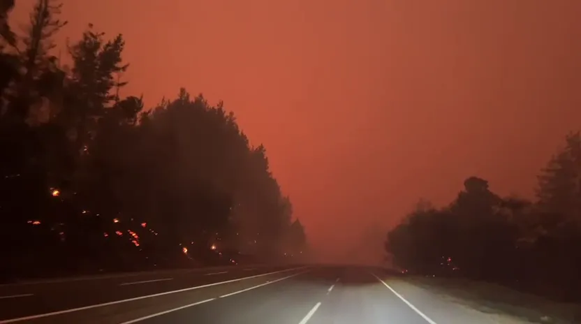 El incendio por las calles de la región del Bío Bío. (Captura).