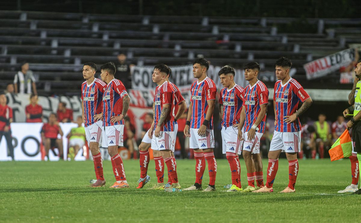 Fernando Ortiz golpea la mesa: la formación con cambios de Colo Colo vs Alianza Lima
