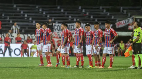 Colo Colo se mide ante Alianza Lima.
