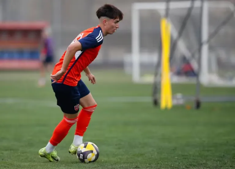 Franco Cáceres jugando en la U.