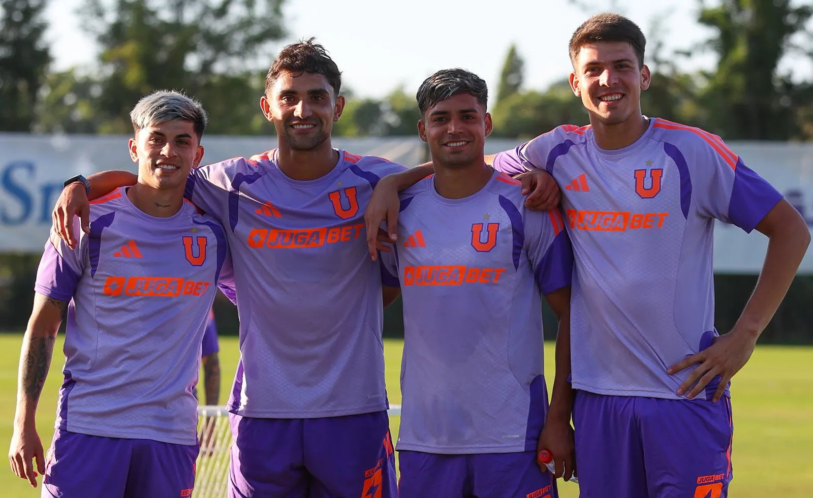Romero ya es uno más en la U, pero junto a Rivero, Matías Zaldivia fue el primero en darle la bienvenida e integrarlo al plantel.