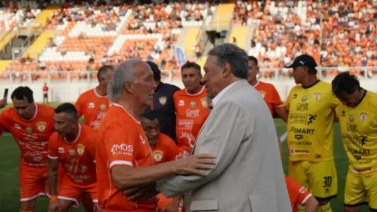 Elías Figueroa junto a Mario Soto en Calama.
