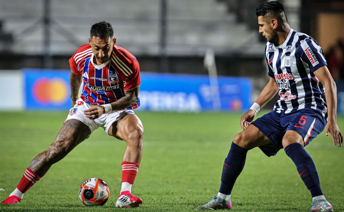 Con furia y “ayuda” de refuerzo: Javier Correa marca primer doblete de Colo Colo en 2026