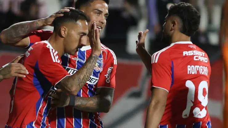 Javier Correa y Maximiliano Romero serán los 9 de Colo Colo en 2026.