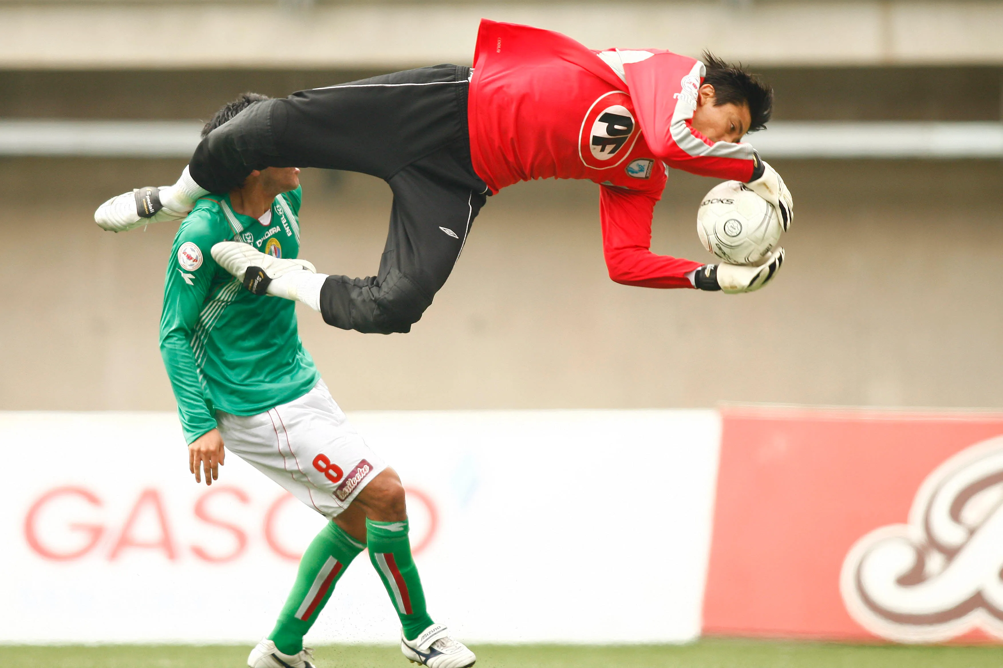 Rainer Wirth en acción por Deportes Iquique. (MARCELO HERNANDEZ / PHOTOSPORT).