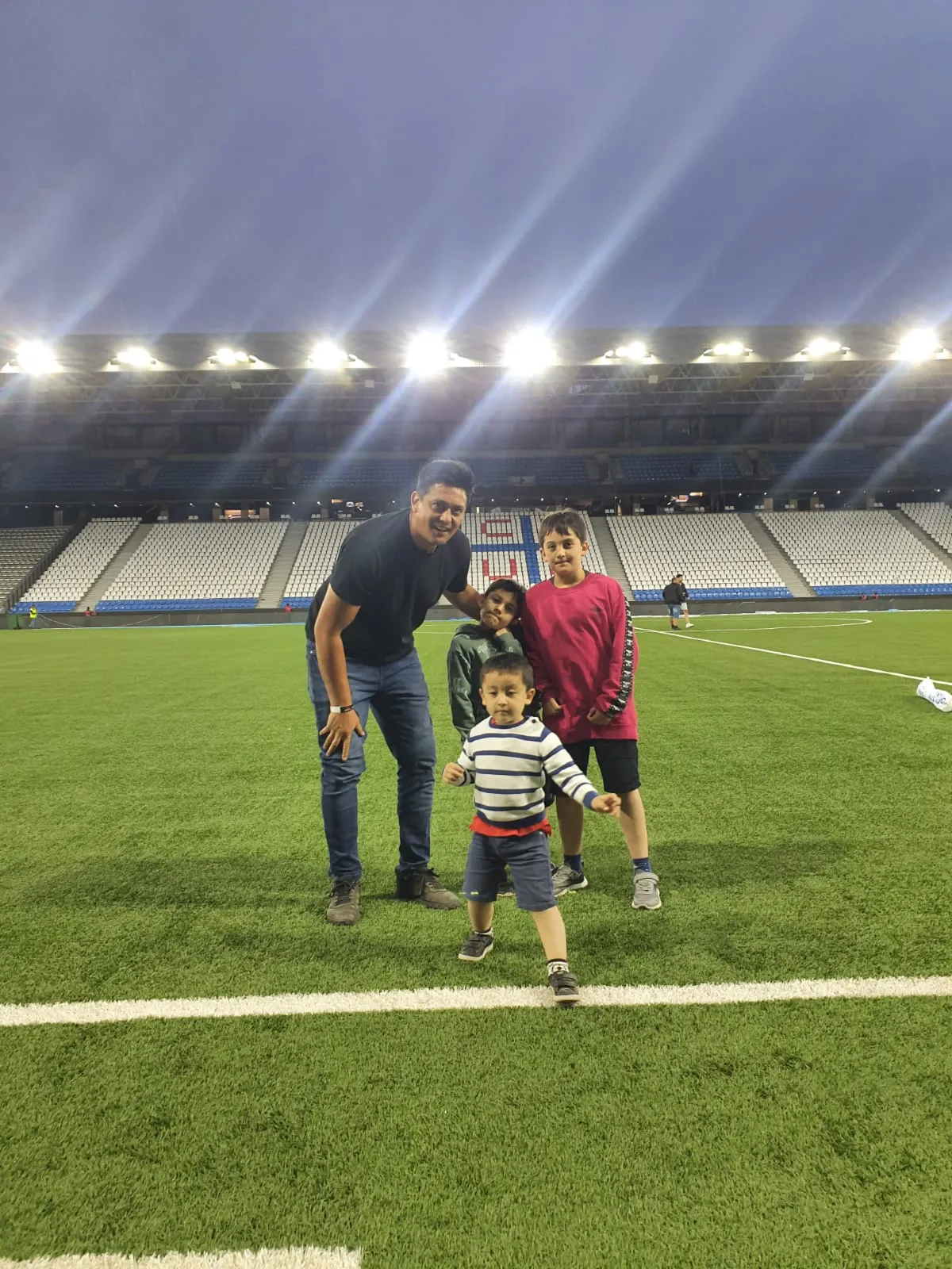 Rainer Wirth con sus hijos. (Foto: Cedida).