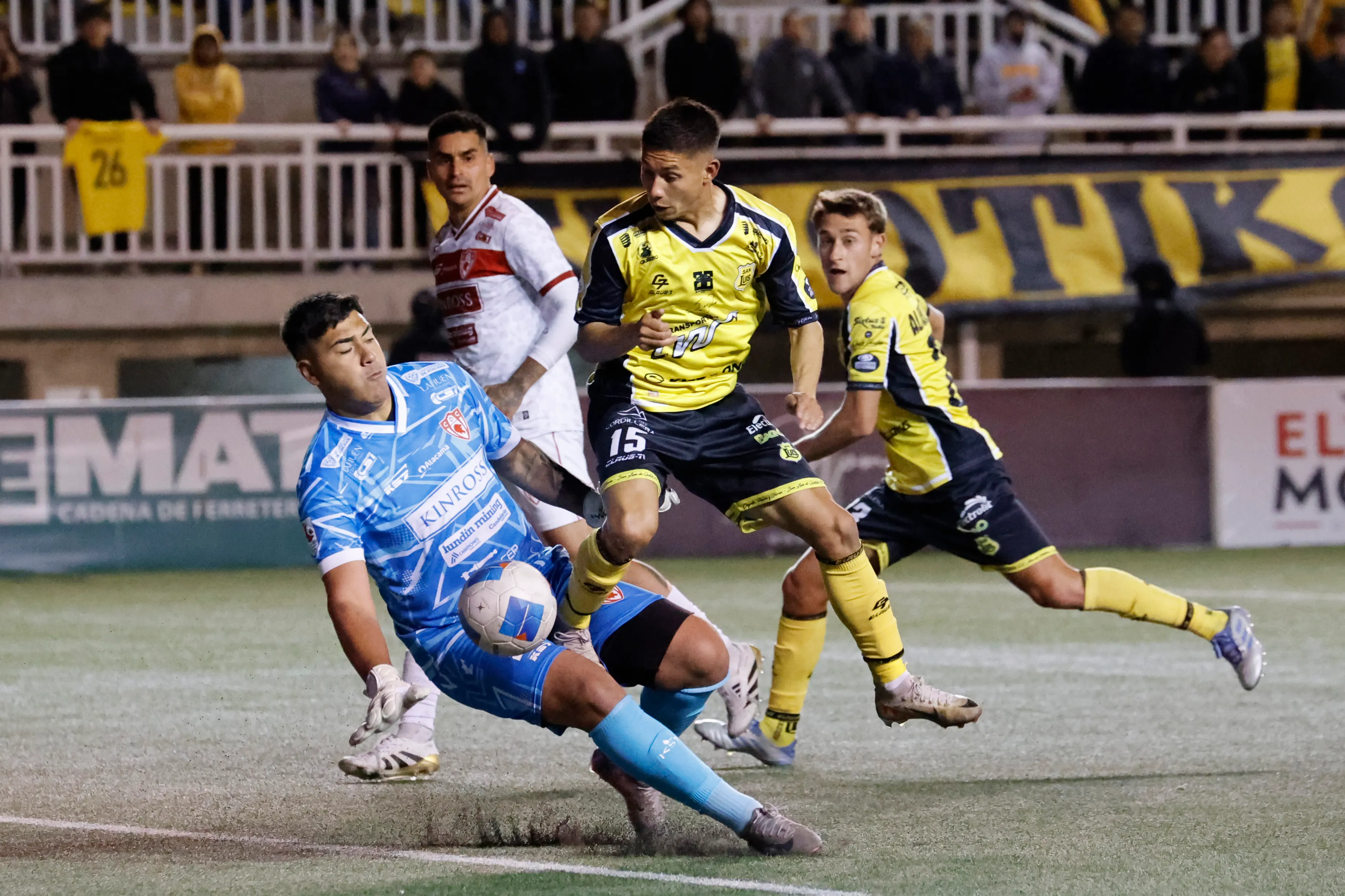 Julio Fierro ante San Luis con Deportes Copiapó en la Primera B 2025. (Raul Zamora/Photosport).
