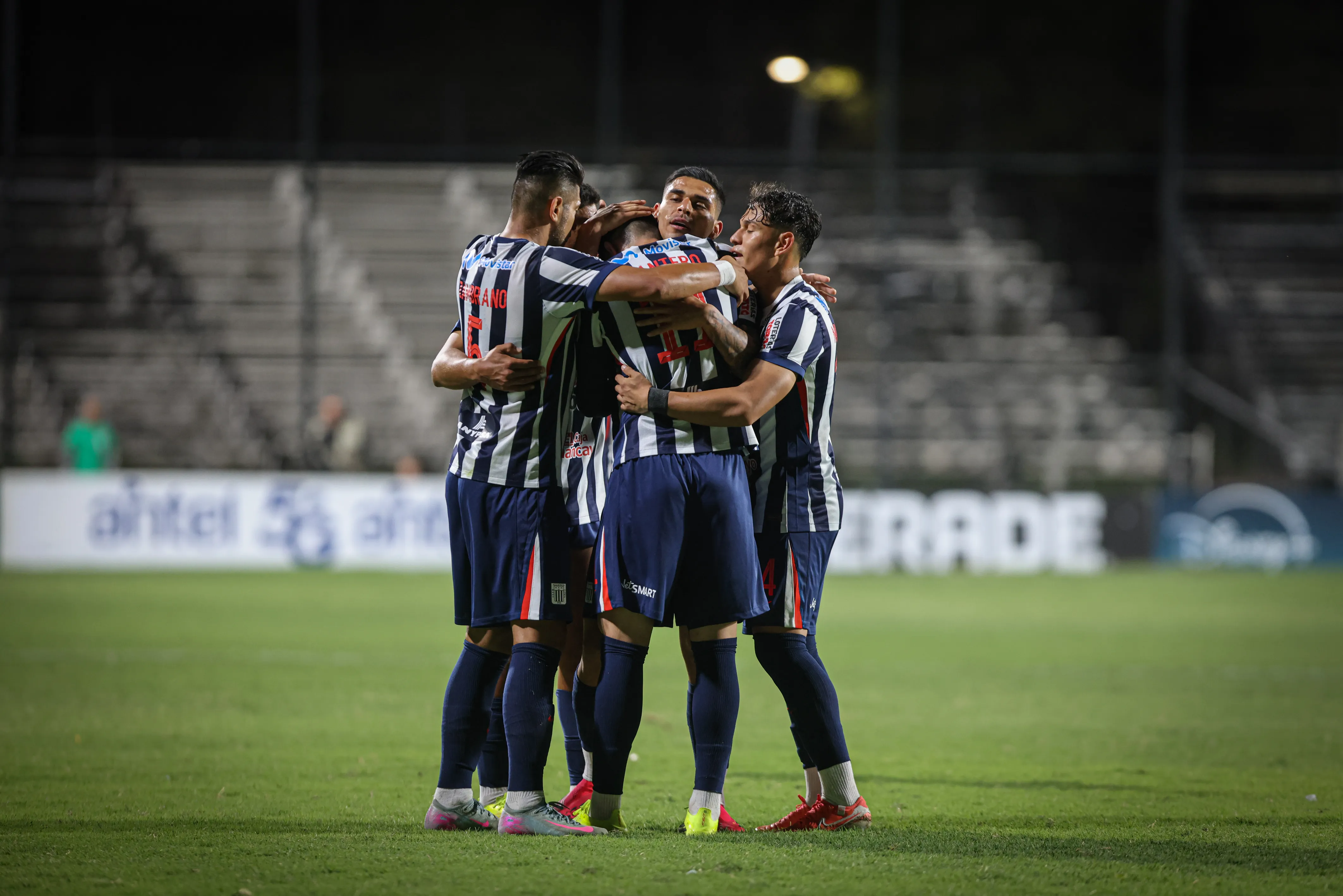 Alianza Lima derrotó a Colo Colo en Montevideo. Foto: FocoUy/Photosport