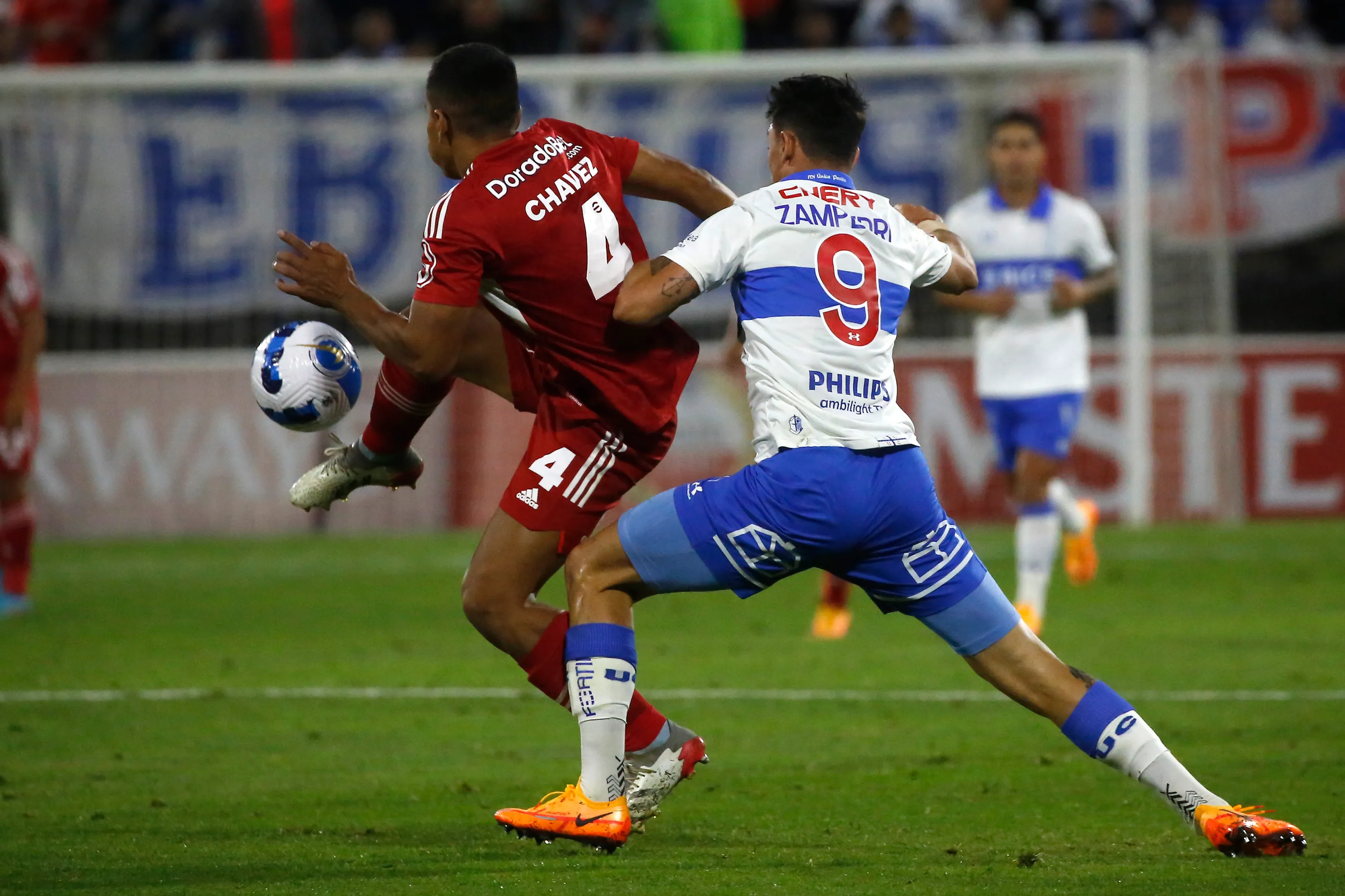 Gianfranco Chávez enfrentó a la UC con Sporting Cristal. (Jonnathan Oyarzun/Photosport).