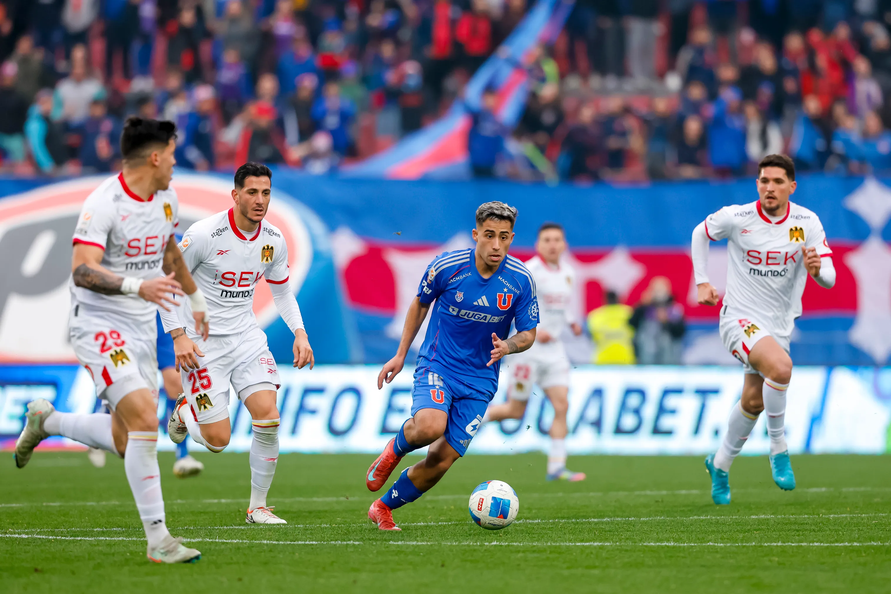 Atlético Mineiro le presentará una nueva oferta a Universidad de Chile por Lucas Assadi. | Foto: Photosport.