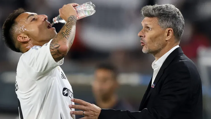 Fernando Ortiz junto a Javier Correa en Colo Colo. El Tano les bajó el pulgar a varios en el club.