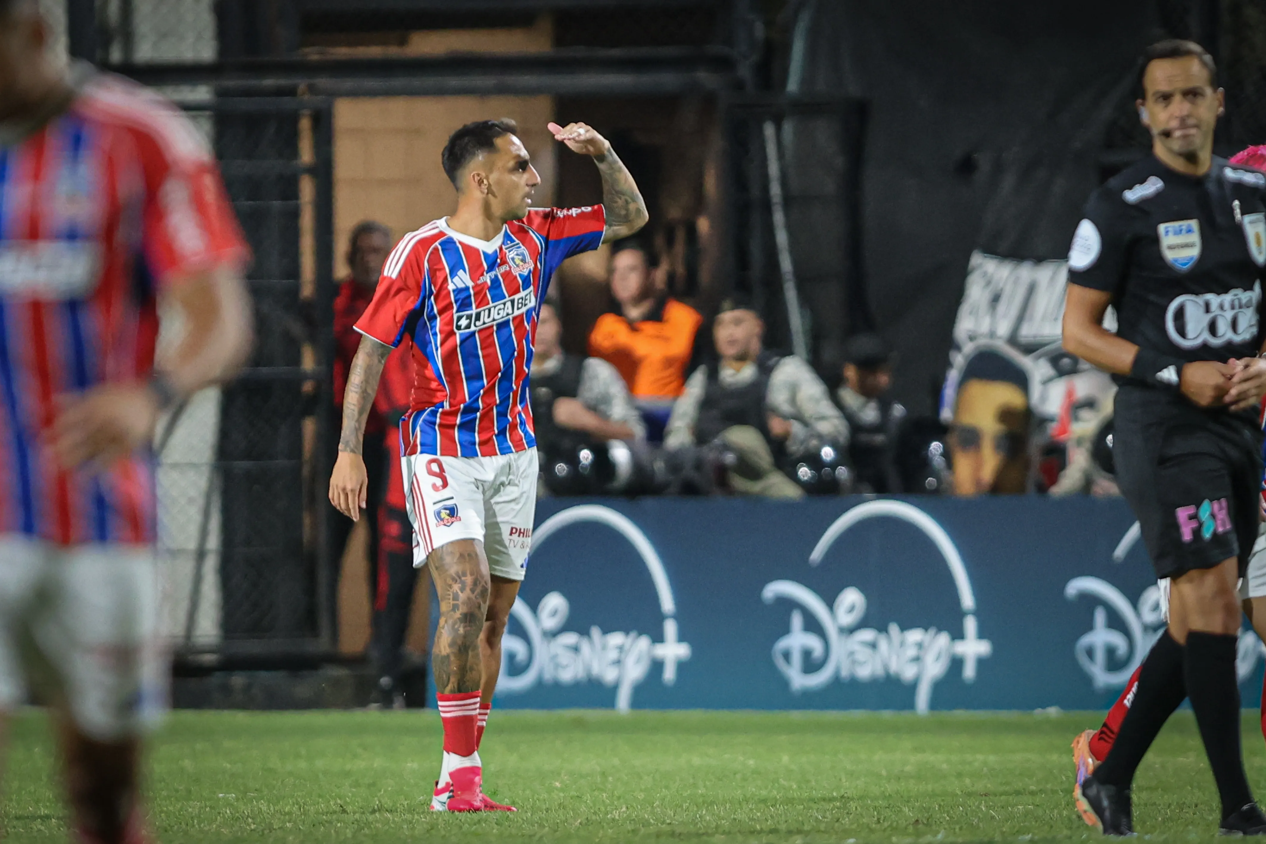 Correa anotó dos goles en Colo Colo ante Alianza Lima