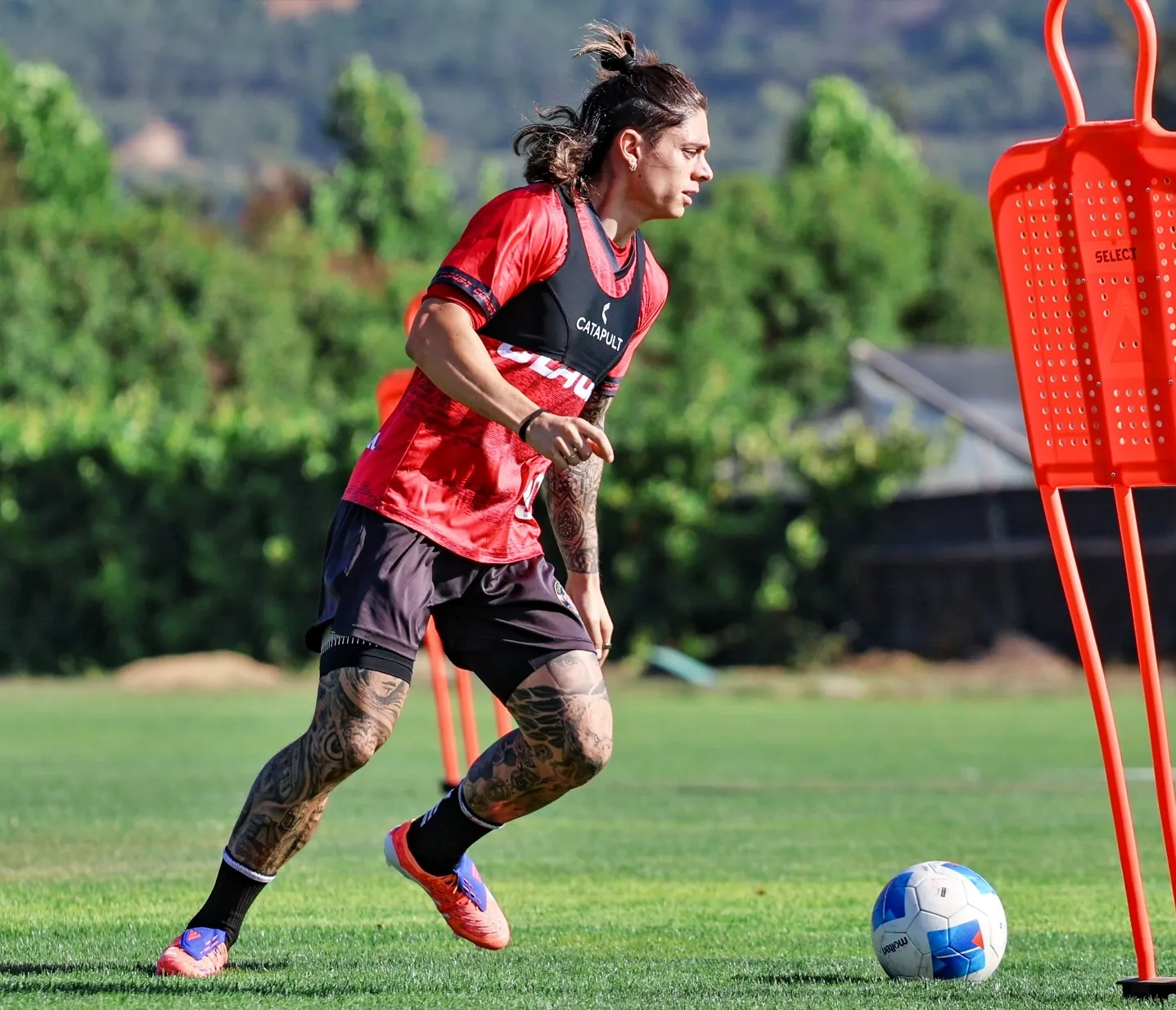 Joaquín Montecinos defenderá su sexta camiseta en el fútbol chileno tras jugar en La Serena, Melipilla, O'Higgins, San Luis y Audax Italiano. | Foto: Deportes Limache.