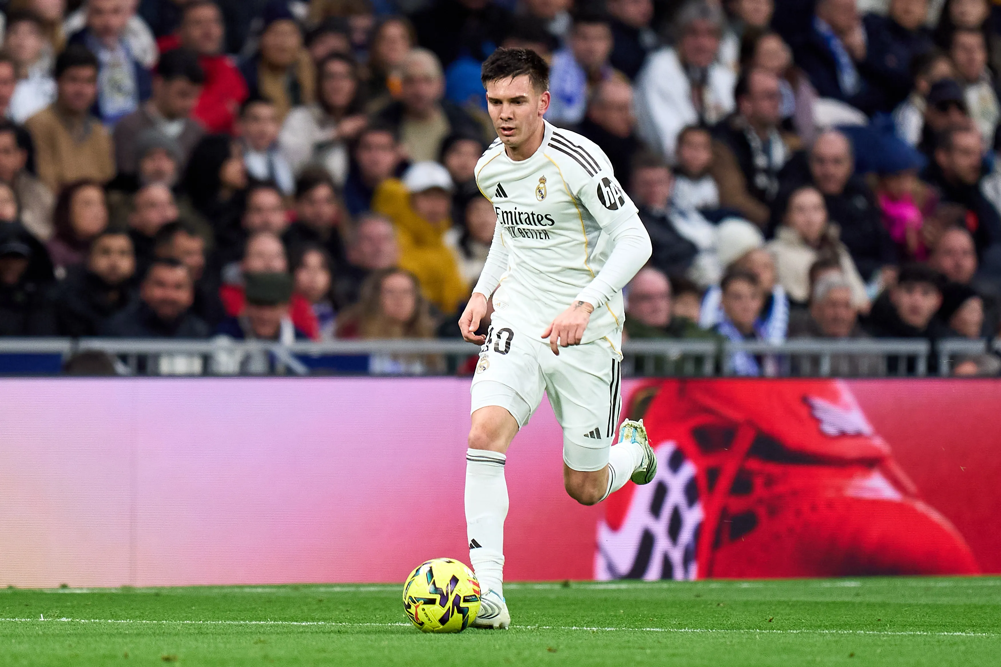 Franco Mastantuono fichó en el Real Madrid desde River Plate por unos 63 millones de euros. (Angel Martinez/Getty Images).