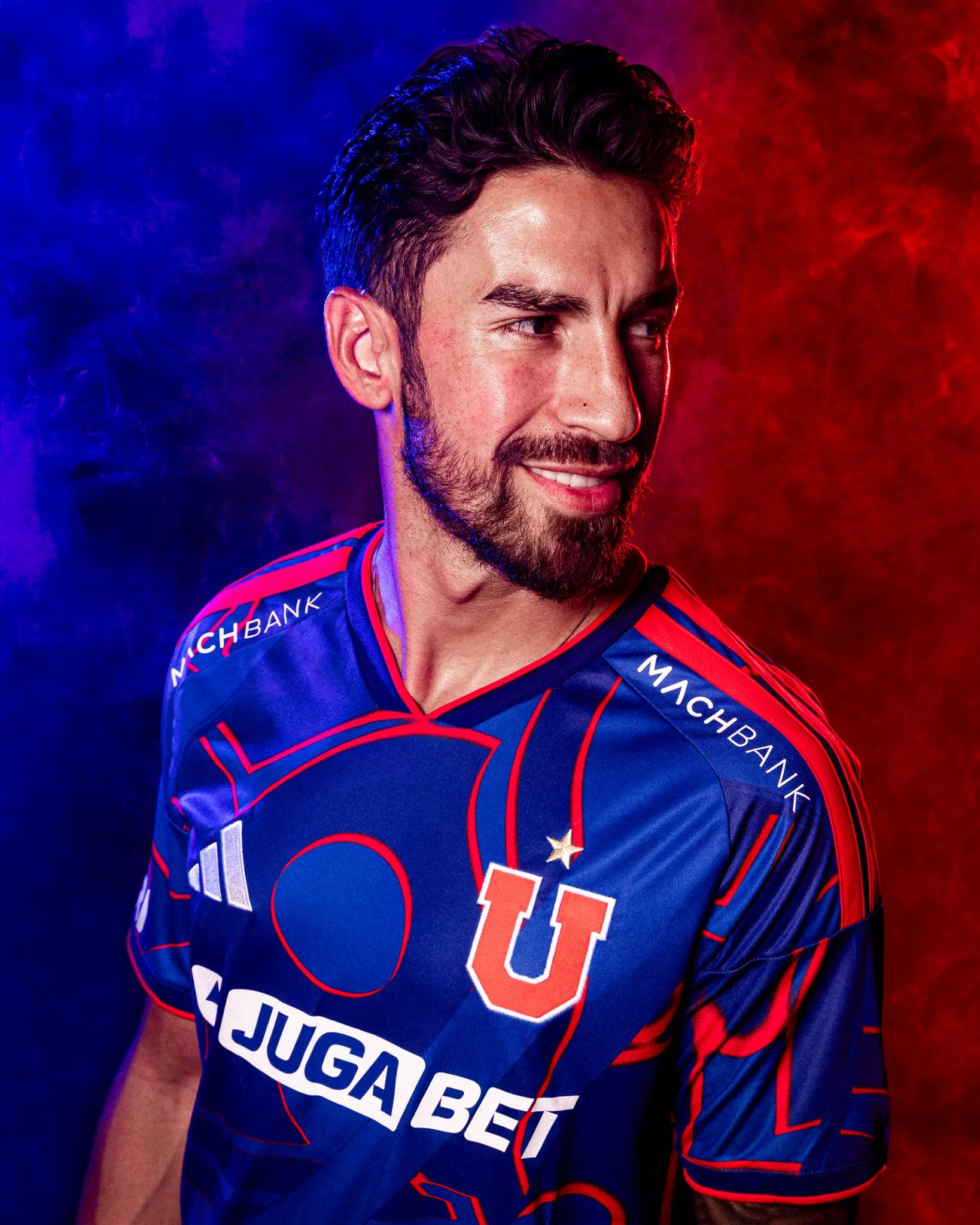 Juan Martín Lucero con la camiseta de la U.