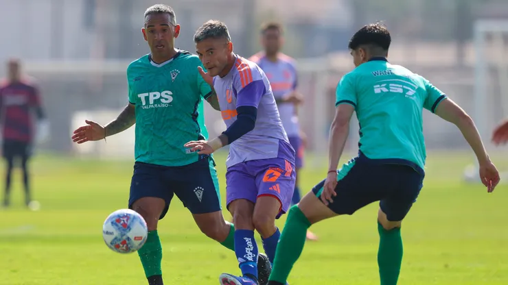 Charles Aránguiz fue titular en U de Chile.