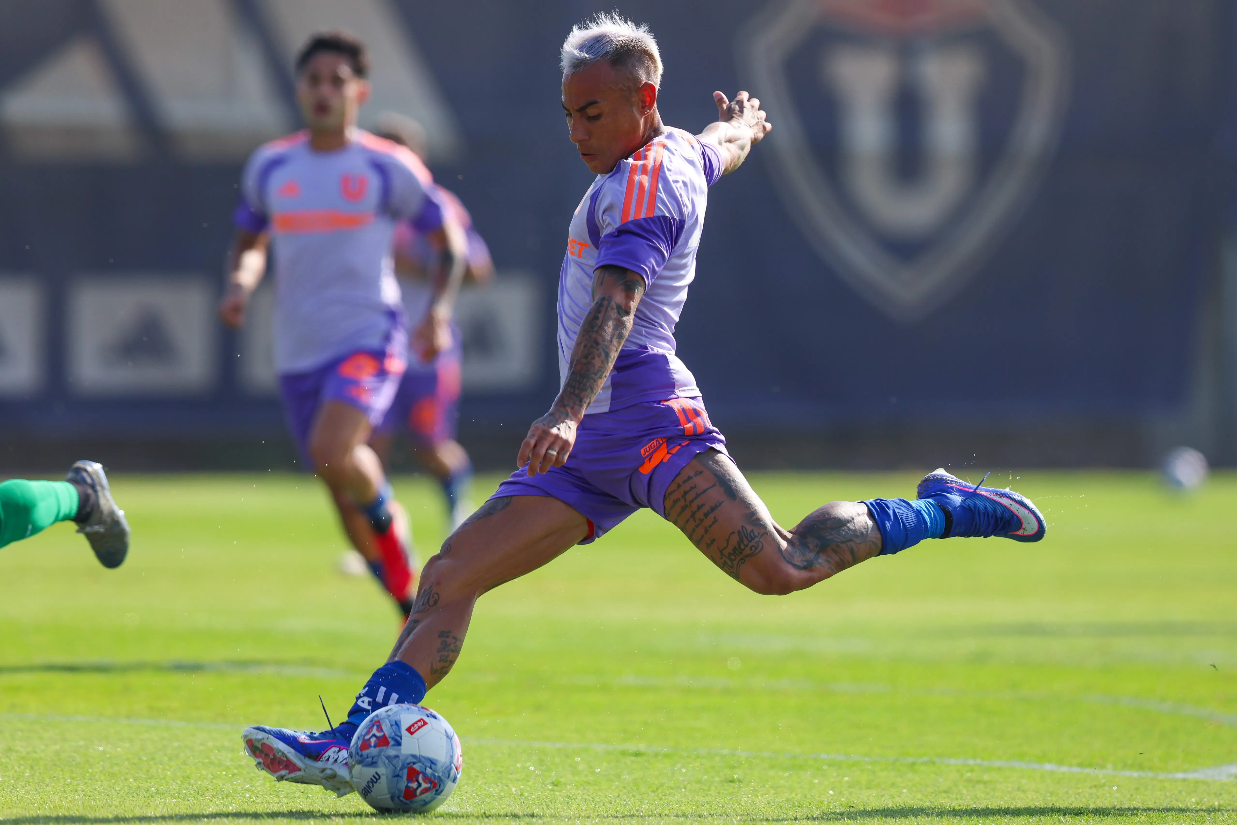 Eduardo Vargas fue titular en el amistoso de la U vs Wanderers. Foto: U de Chile.