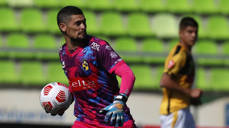 Cano emigra al fútbol charrúa por una nueva oportunidad