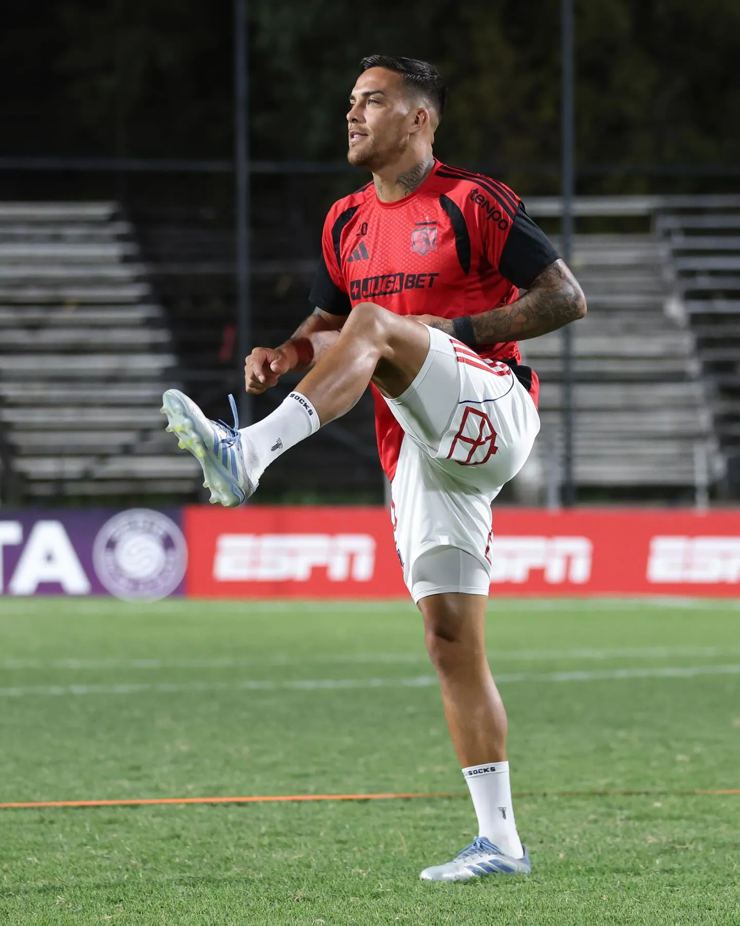 Javier Méndez alabó a Arturo Vidal. Foto: Colo Colo