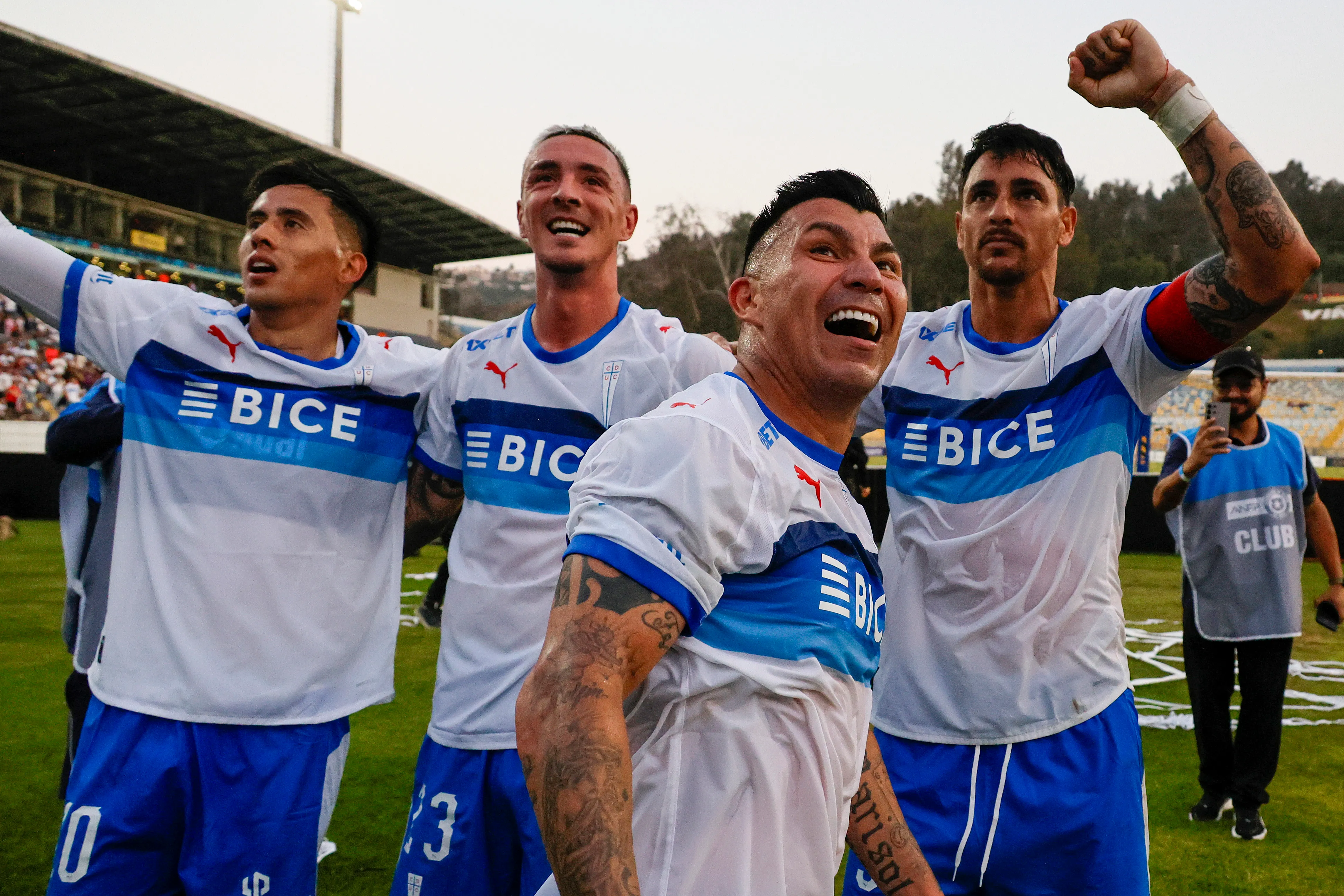 Los cruzados celebran su paso a la final de la Supercopa