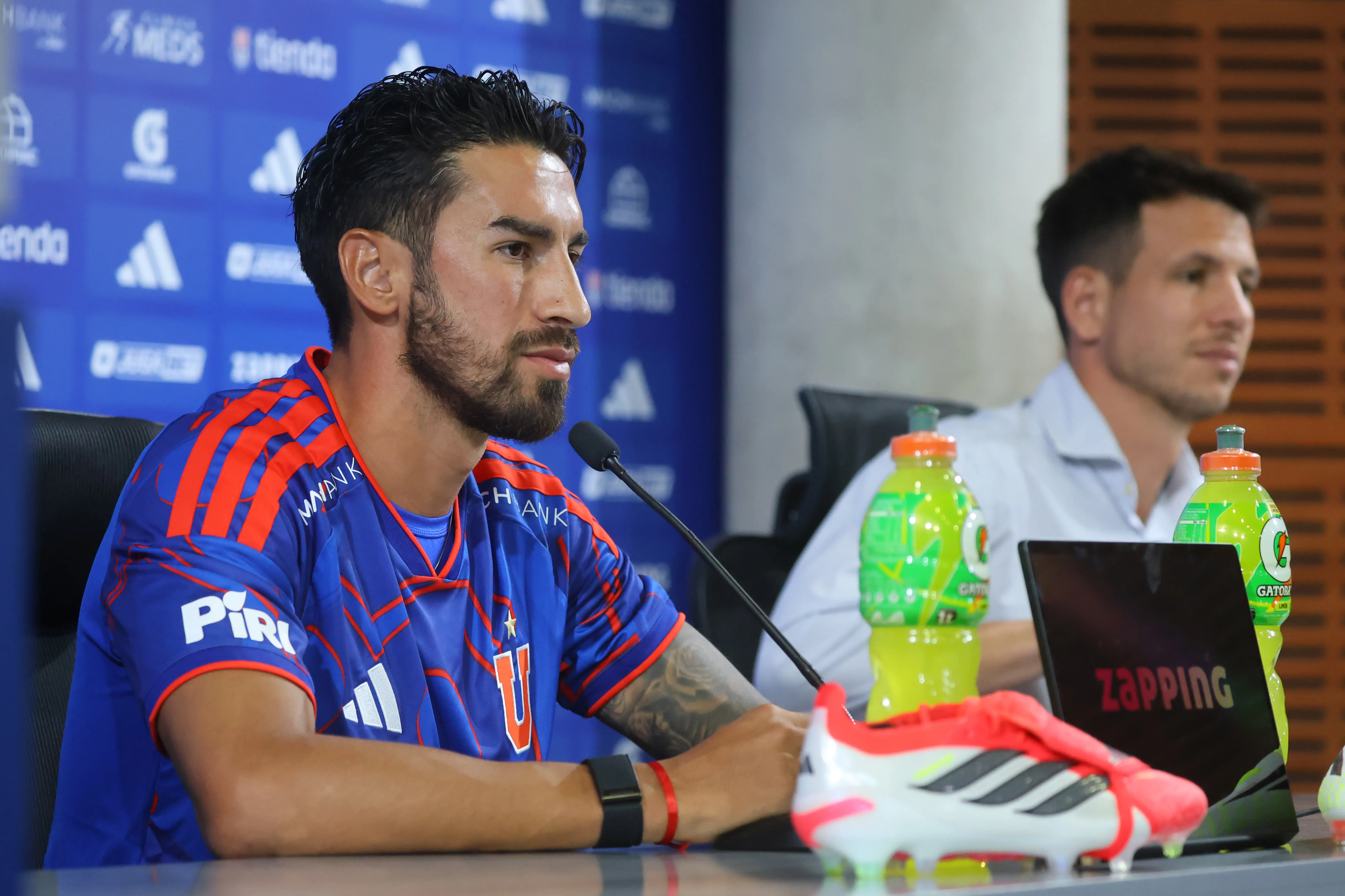 Lucero junto a Mayo en su presentación. Foto: Jonnathan Oyarzun/Photosport