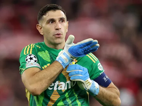 Tras portazo del M. United y Chelsea: El gigante de Europa que busca al Dibu Martínez