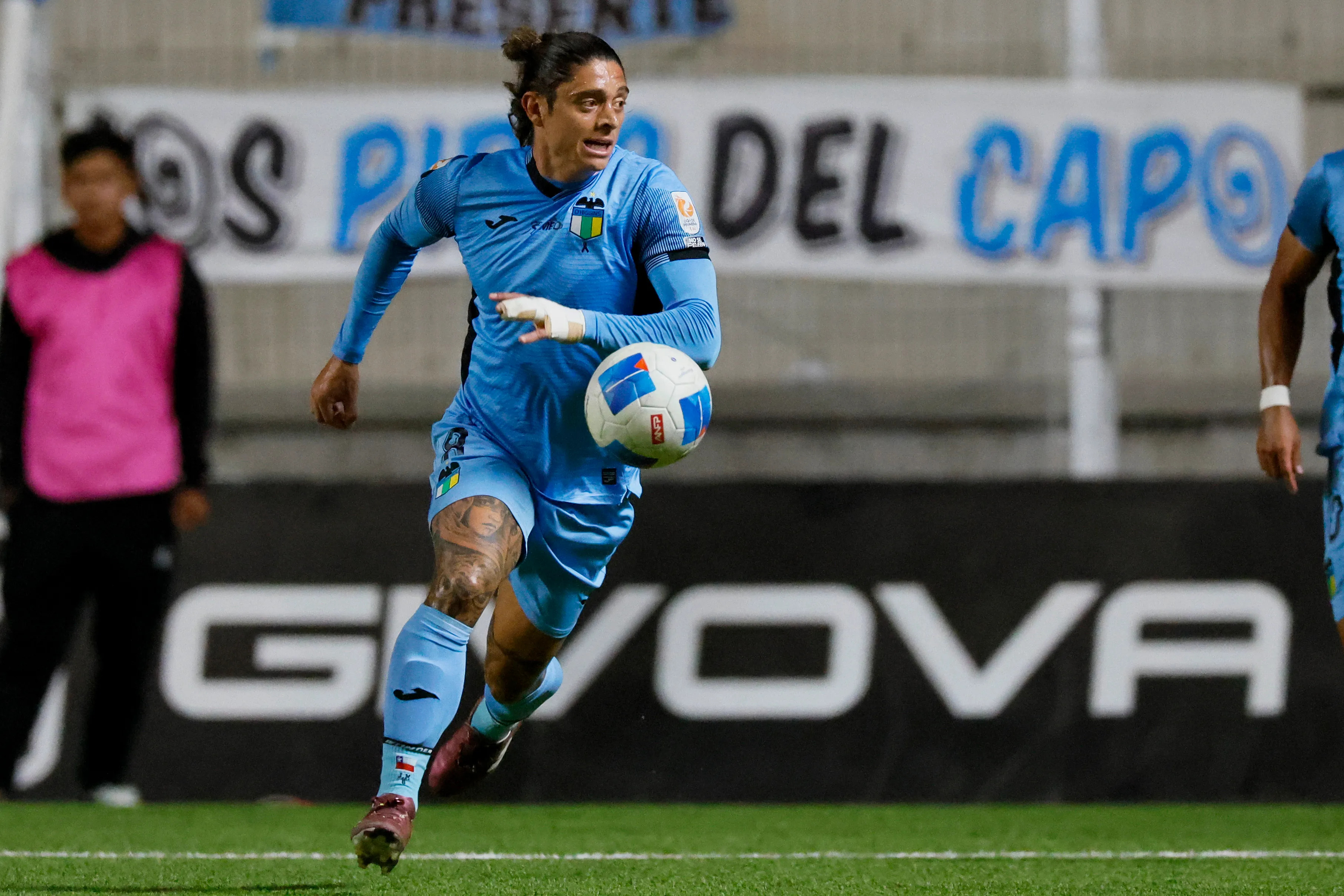Joaquín Montecinos fue cortado en O'Higgins por intentar llegar a Colo Colo hace unos meses. | Foto: Photosport.