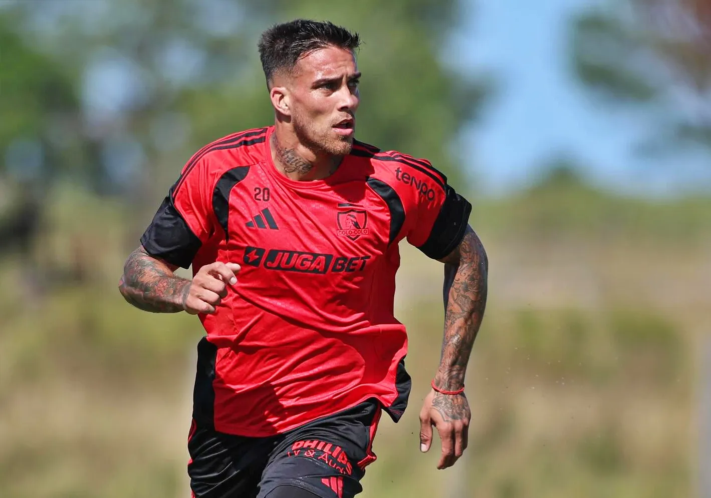 Javier Méndez llegó al Cacique arrastrando una importante sanción desde Uruguay. | Foto: Colo Colo.