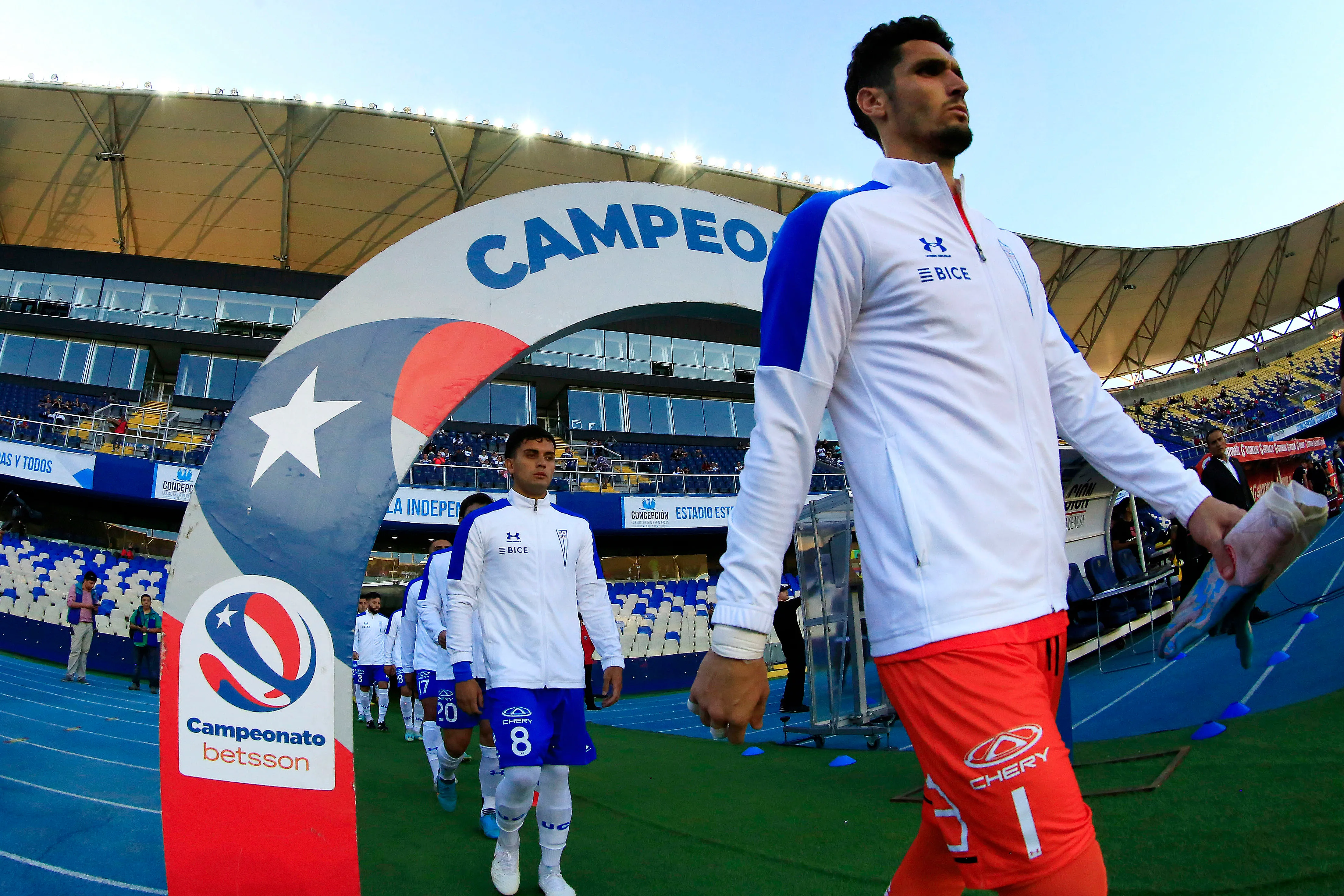Ignacio Saavedra y Matías Dituro en la Universidad Católica. (Marco Vasquez/Photosport).