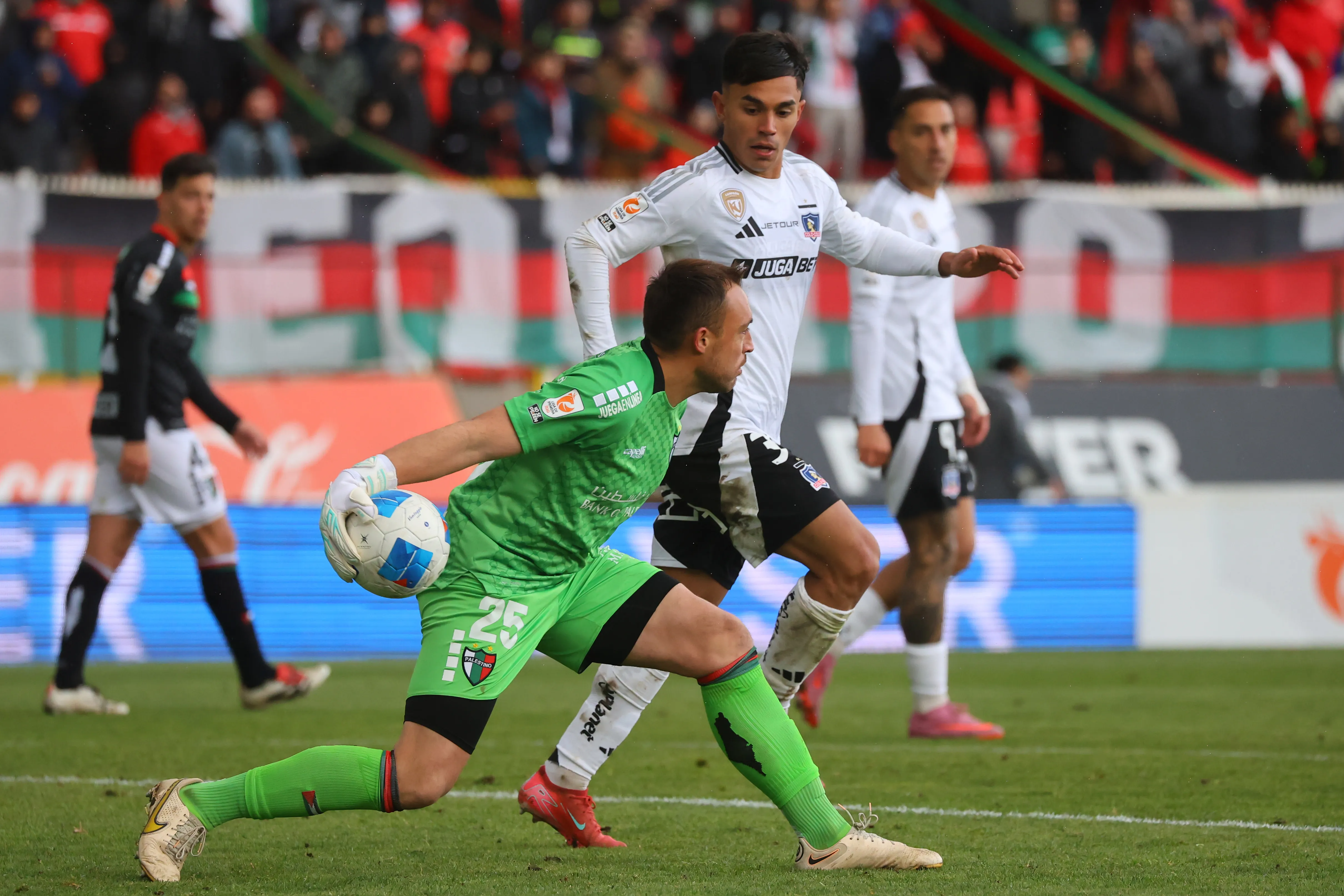 Sebastián Pérez viene de un 2025 aceptable con Palestino. ¿Será Colo Colo su próximo destino? | Foto: Photosport.