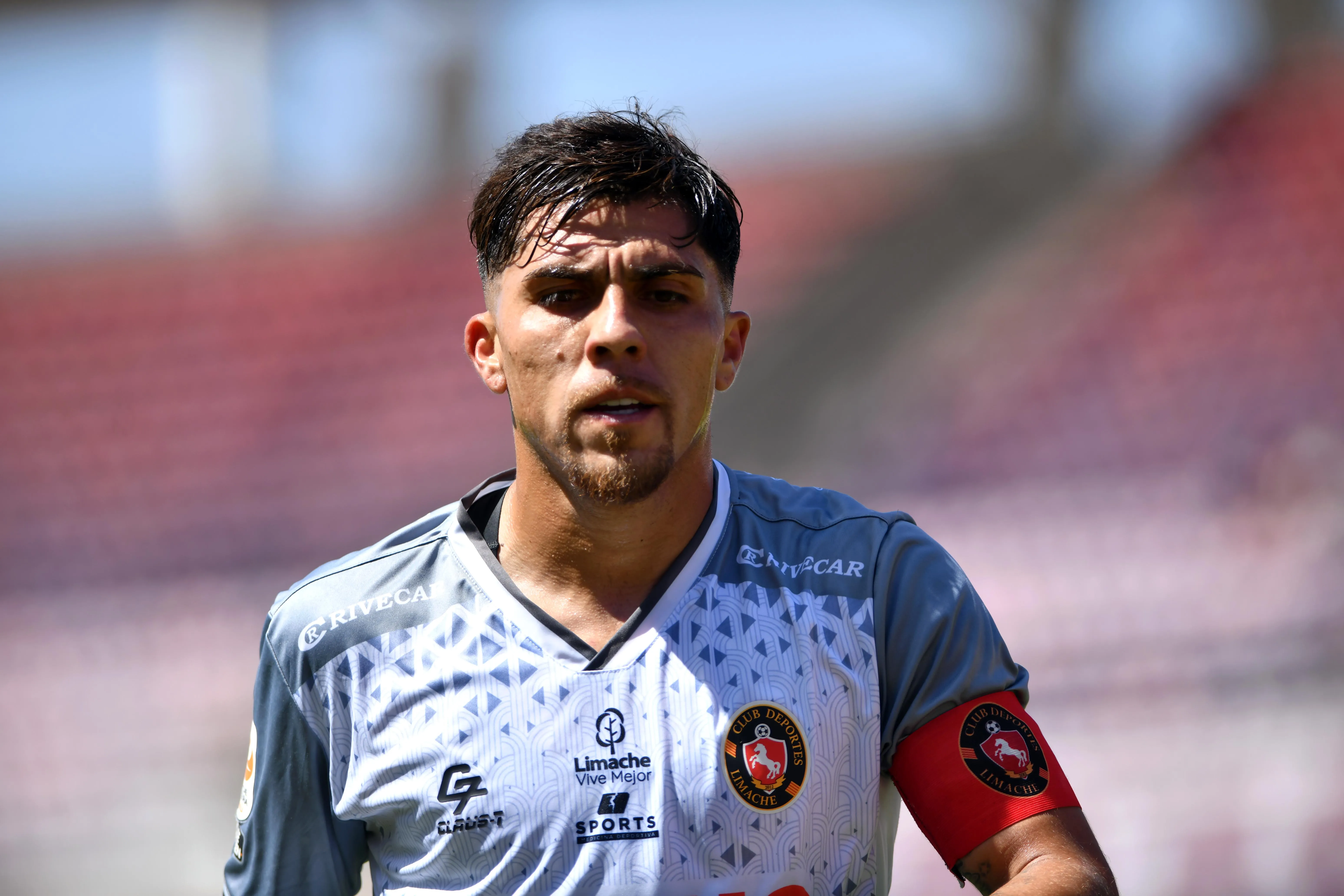 César Pinares es un bastión en el vestuario de Deportes Limache. (Alejandro Pizarro Ubilla/Photosport).