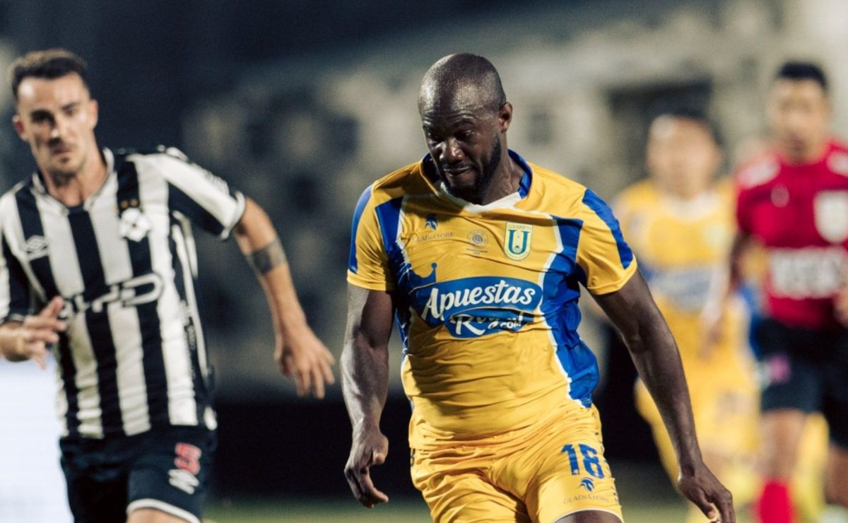 Cecilio Waterman se pega un carrerón de 40 metros para darle el triunfo a la U de Conce en Uruguay