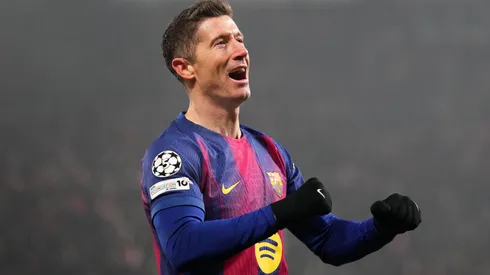 Robert Lewandowski celebra su gol contra Slavia Praga en la Champions League.