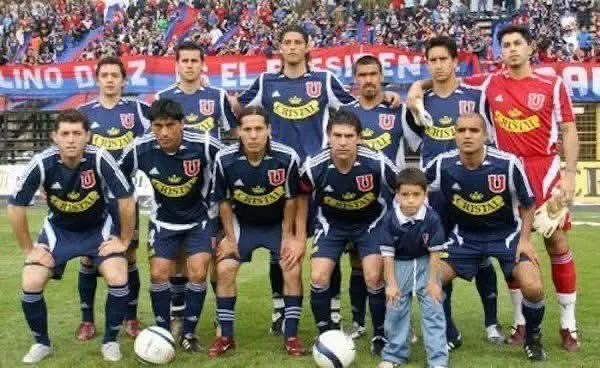 Equipo de la Universidad de Chile con Manuel Ibarra