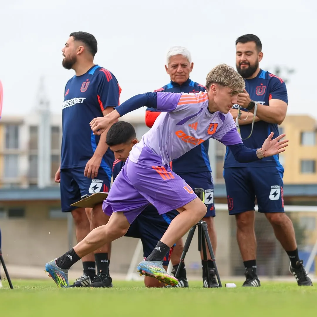 Negrete ya entrena con Universidad de Chile