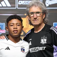 Niño de 14 años firma su primer contrato como profesional en Colo Colo