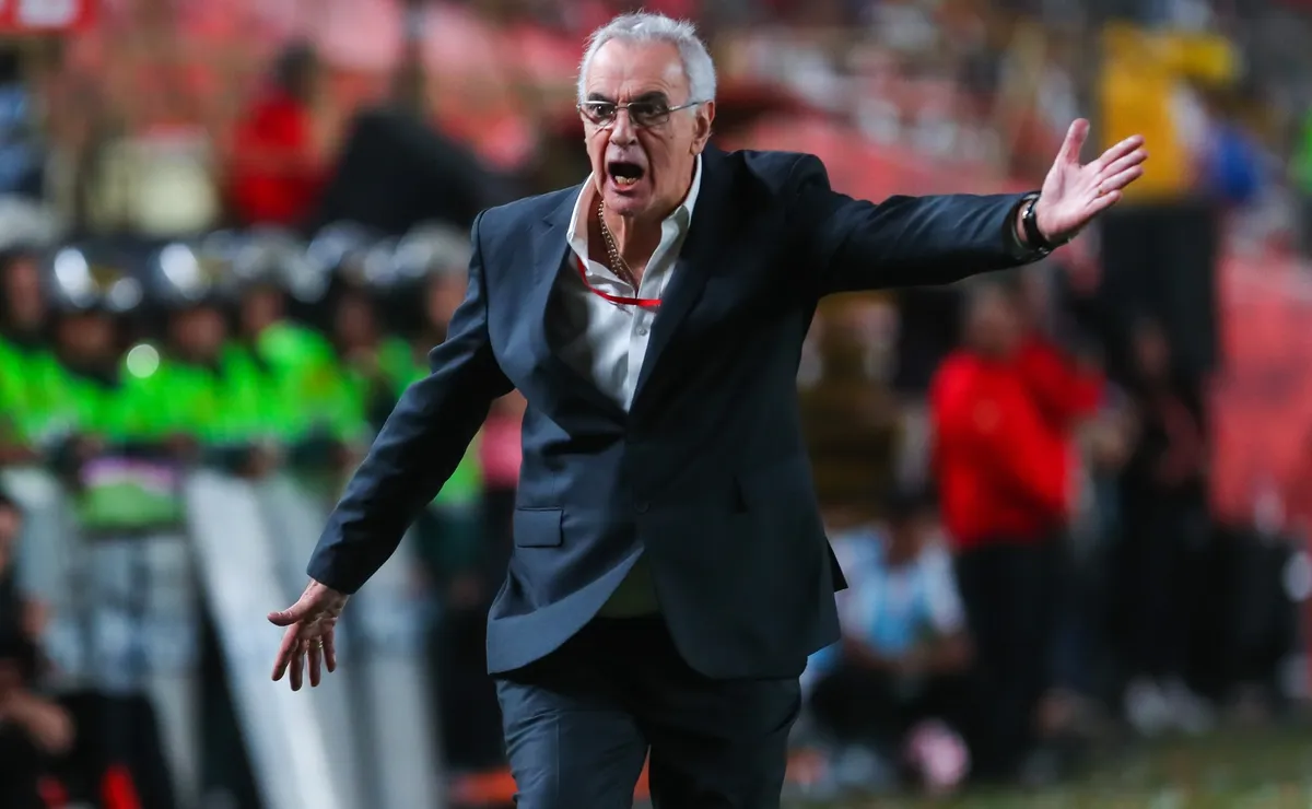 Jorge Fossati se ofrece para dirigir a la Roja de Chile