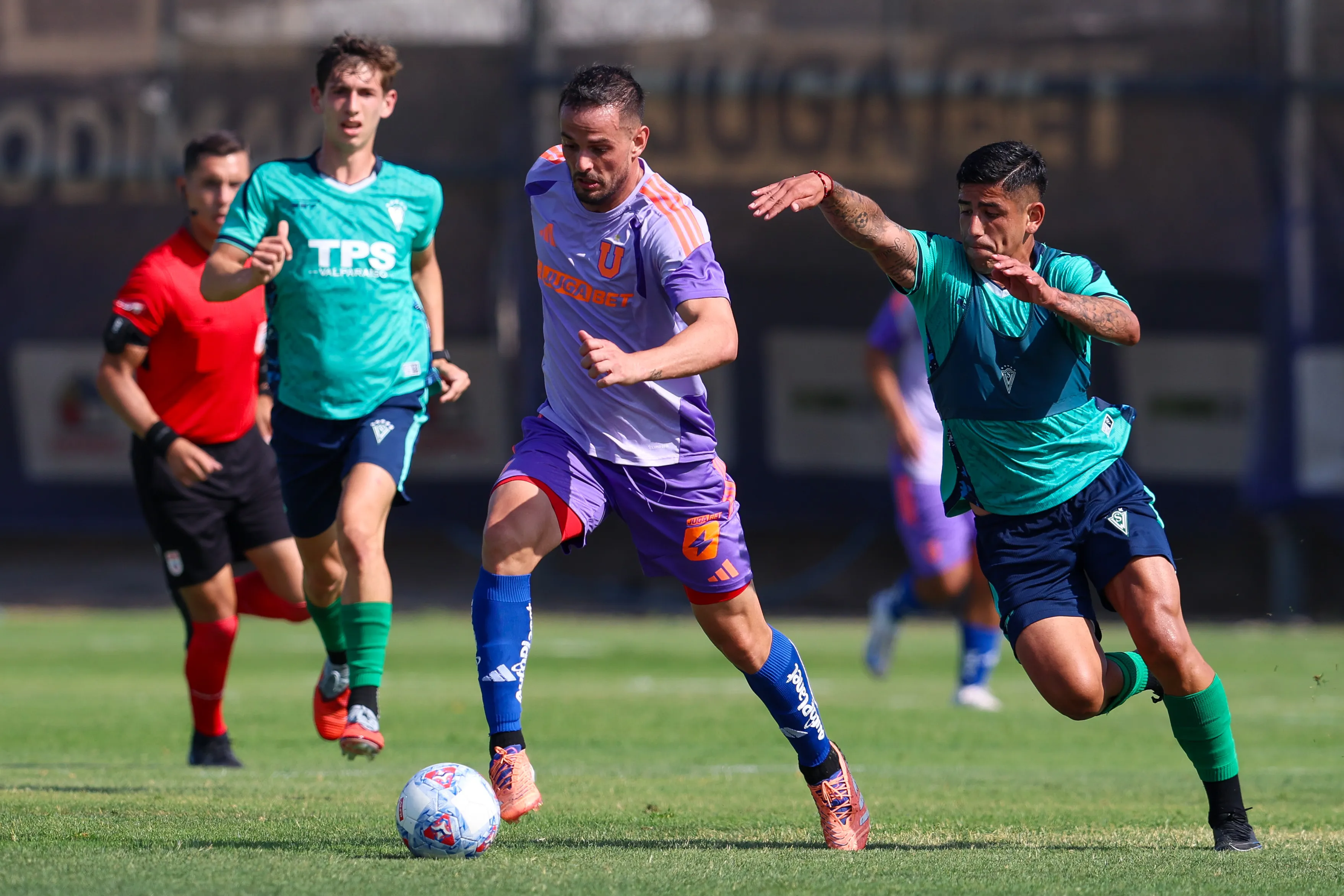 Octavio Rivero se estrenó con dos goles por la U. Foto: U de Chile.