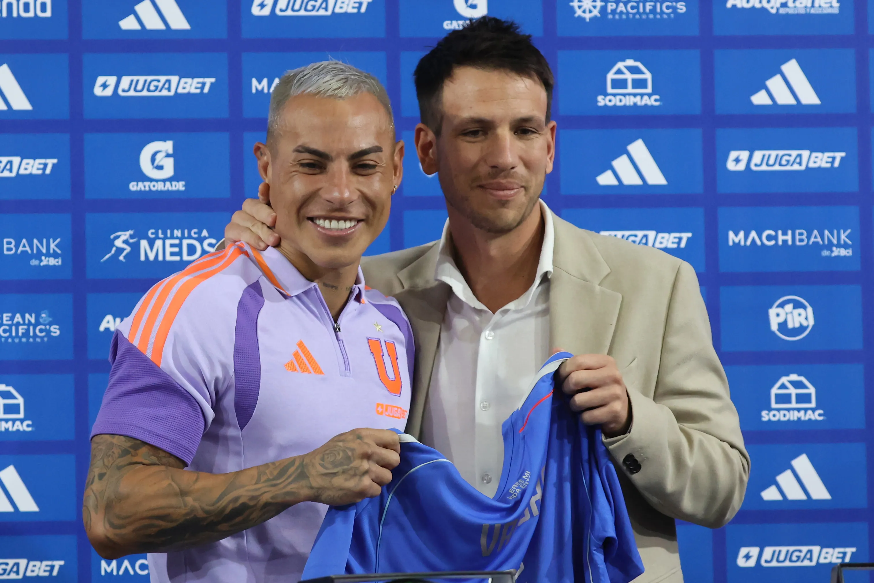 Eduardo Vargas es uno de los refuerzos fichados por Universidad de Chile en este mercado. | Foto: Photosport.