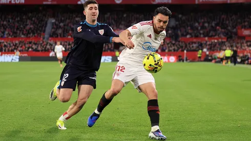 Gabriel Suazo volvió a la titularidad en Sevilla.