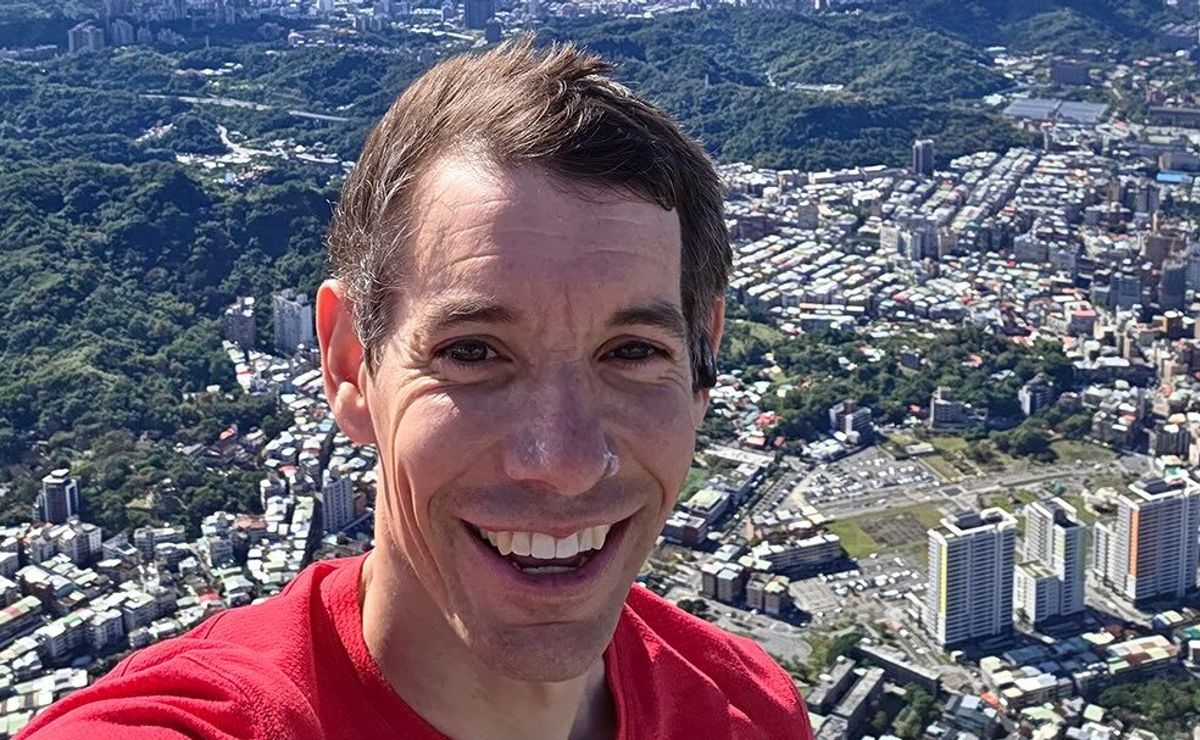 La “vergonzosa” cifra que recibió Alex Honnold por escalar el Taipei 101