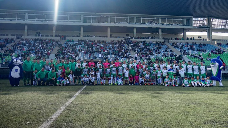 Deportes Puerto Montt presentó a su plantel.