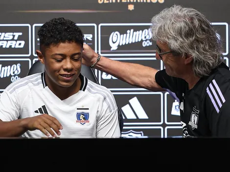 Tiene 14, firmó contrato con Colo Colo y así lo describen: "Juega como..."