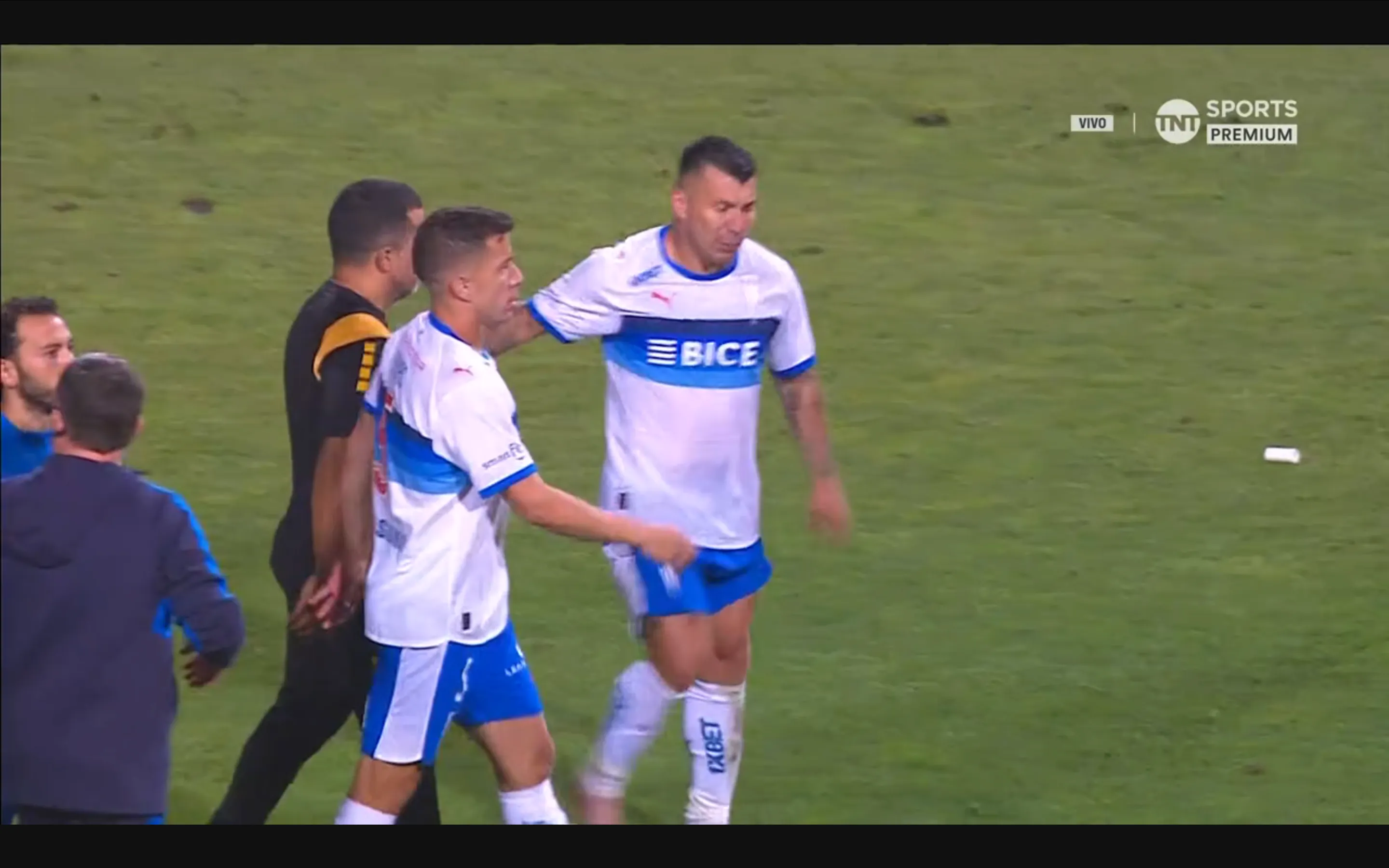 Triste final de U. Católica y Gary Medel en la Supercopa | TNT Sports