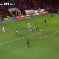 Así fue la atajada de Cortés que tiene a todo el fútbol argentino aplaudiendo