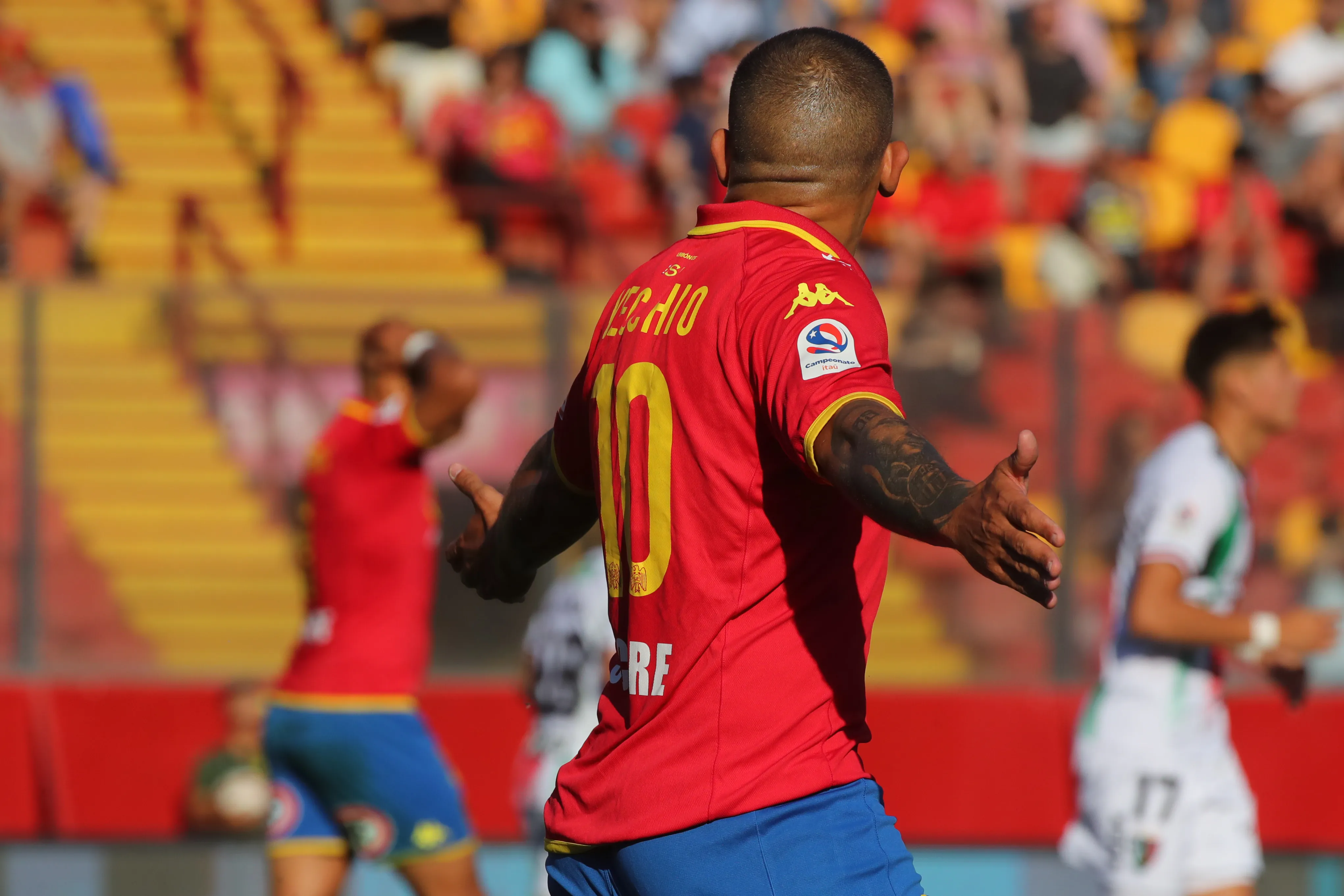 Emiliano Vecchio tuvo un retorno muy complicado a Unión Española. (Jonnathan Oyarzun/Photosport).