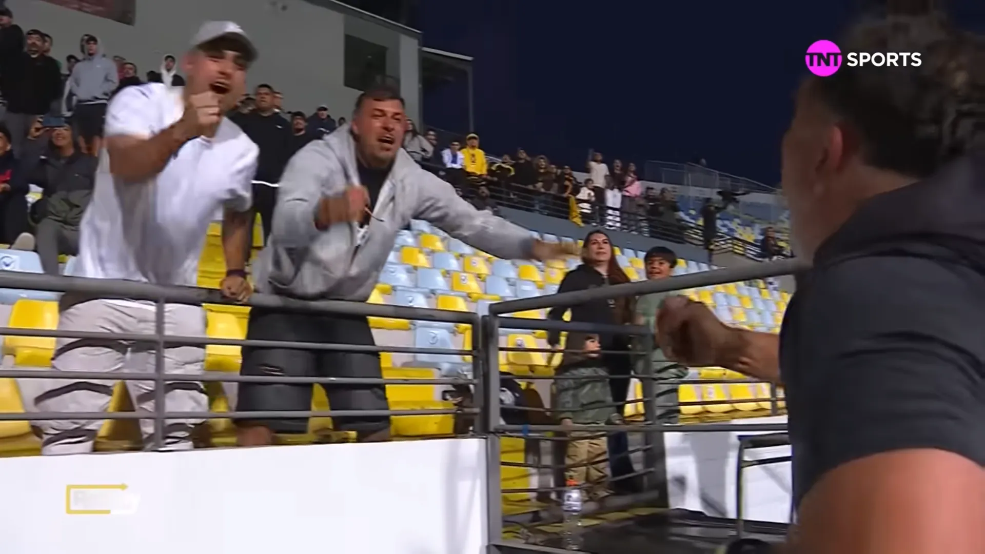 Hernán Caputto y la primera parte de su festejo en la Supercopa. (Captura TNT Sports).